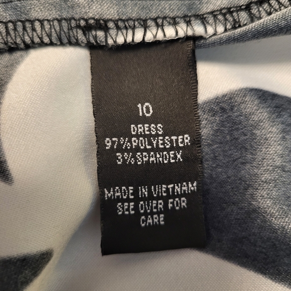 AB Studio Black & Ivory Shift Dress, size 10 - Picture 7 of 16